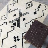 Moroccan Berber wool rug 255 x 150 cm