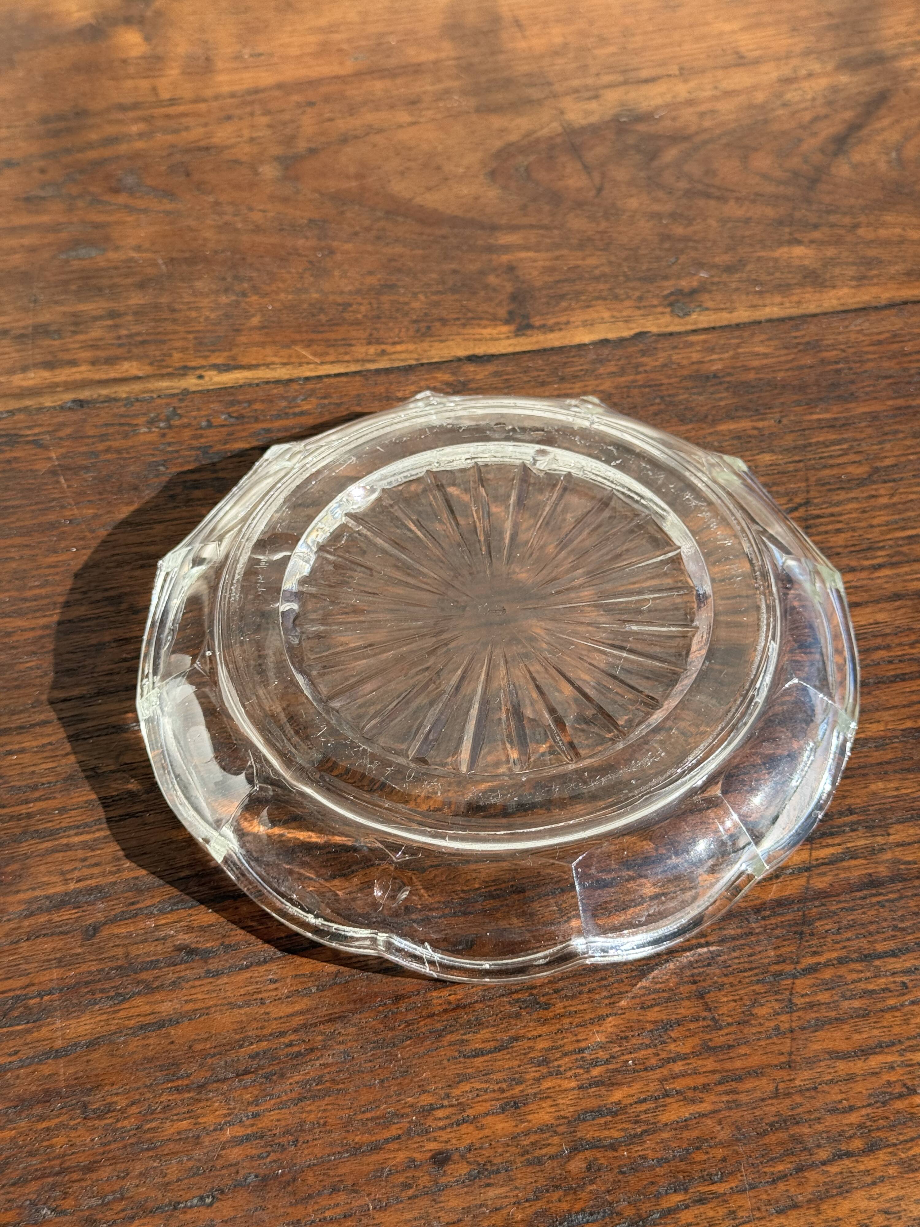 Cendrier vintage en verre moulé en forme de fleur D14 H2,5