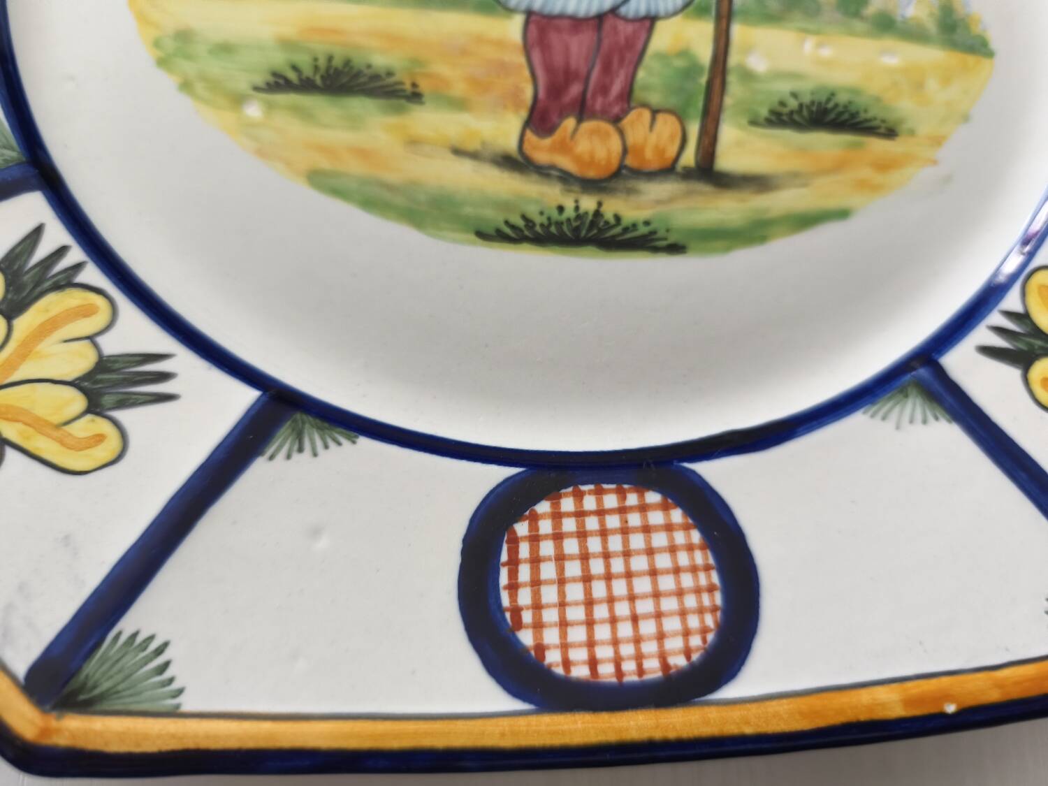 2 Henriot Quimper plates