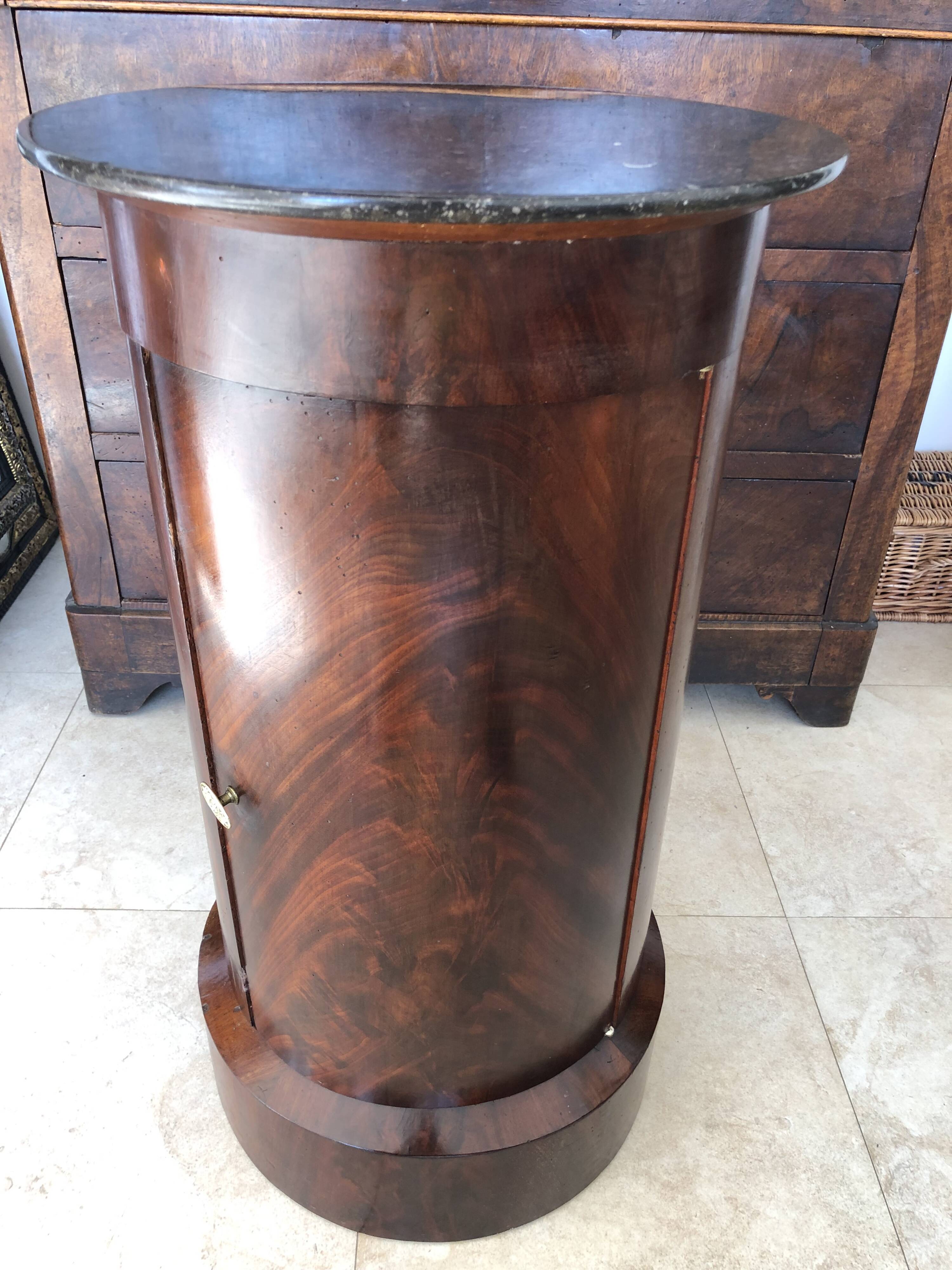 Empire Period Somno in Flamed Mahogany and Anthracite Sainte-Anne Marble