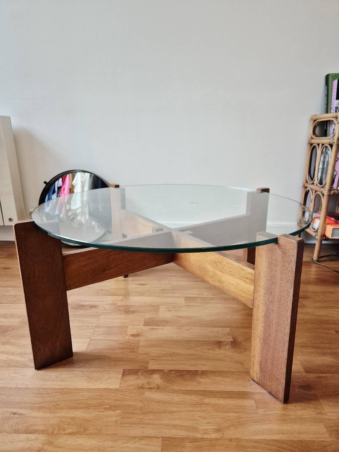 Wooden round table with glass top - Vintage