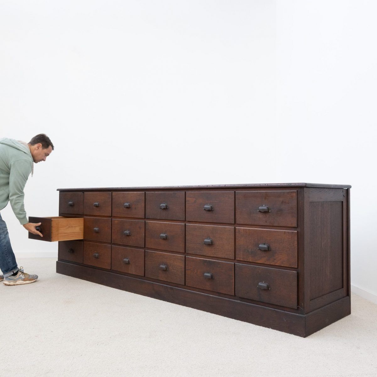 Oak drawer unit — early 20th century