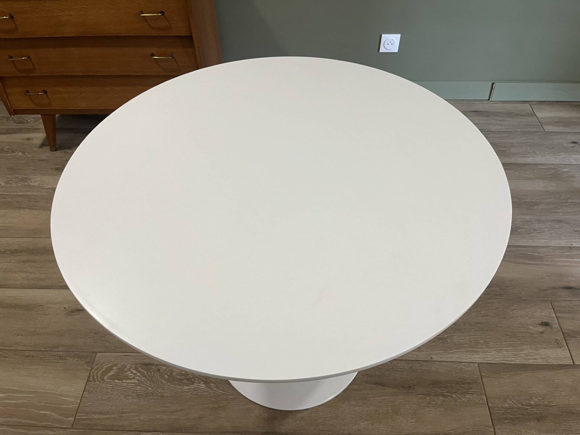 Tulip table
