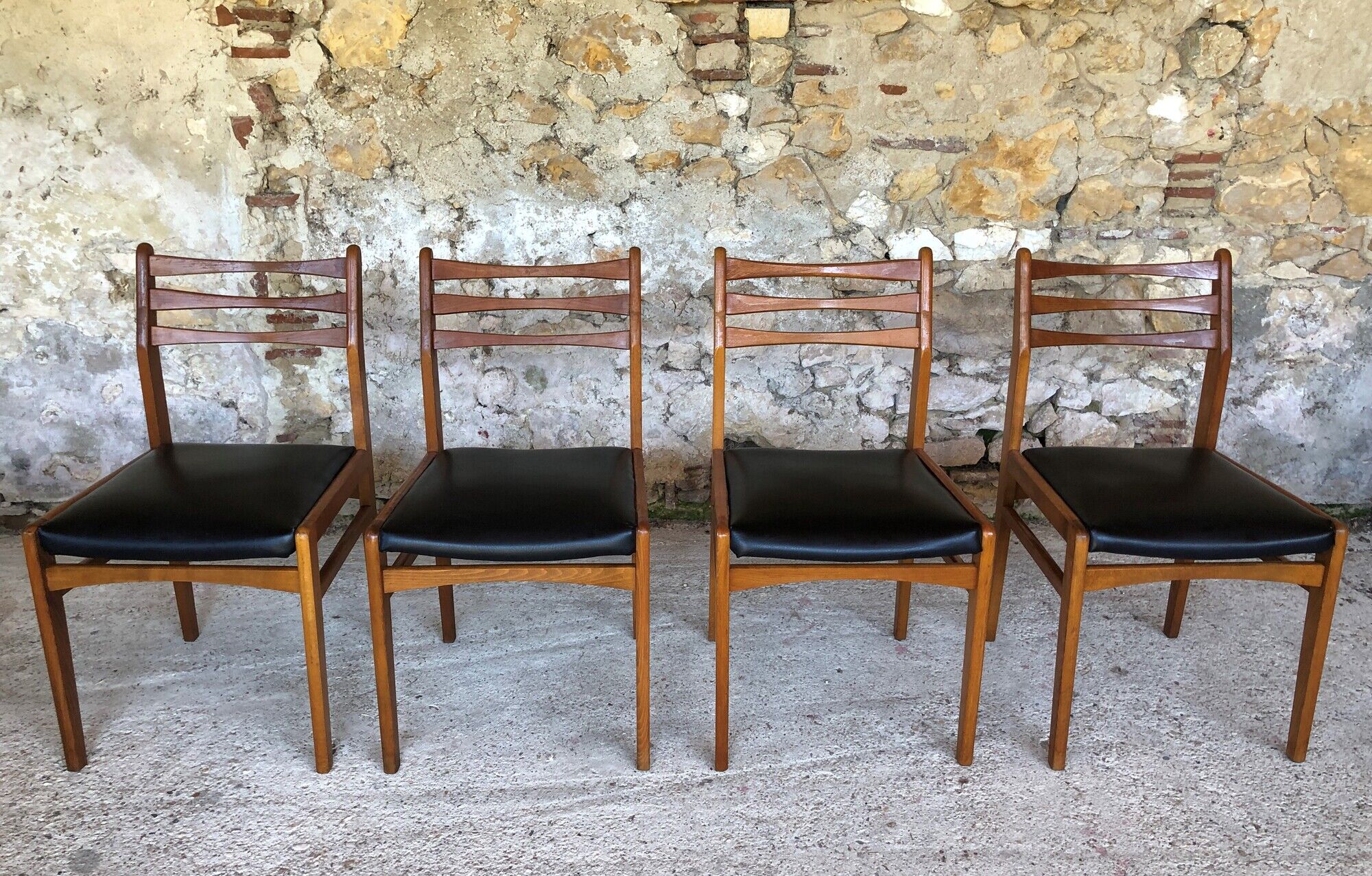 Set of 4 scandinavian chairs in blond teak and black skai 60s