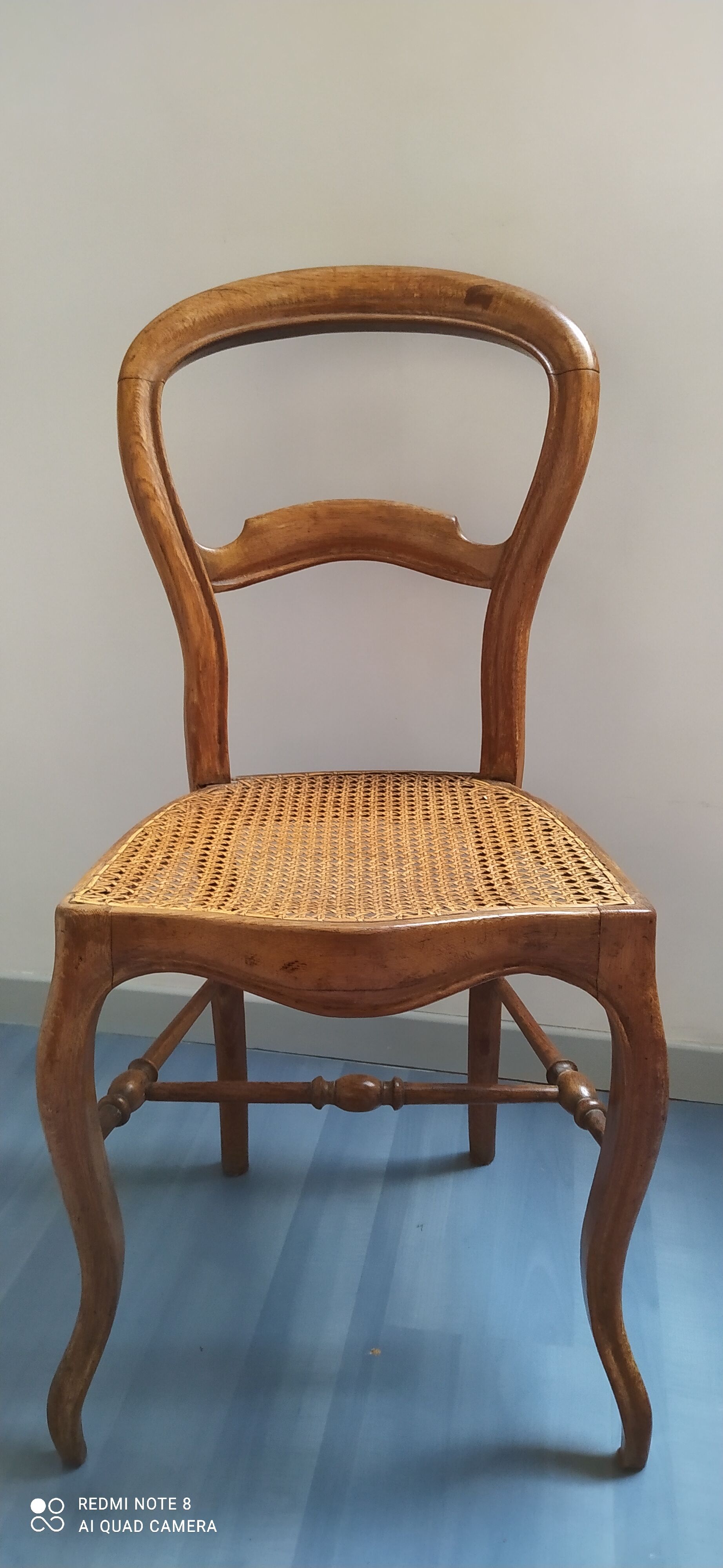 Chaise cannée ancienne