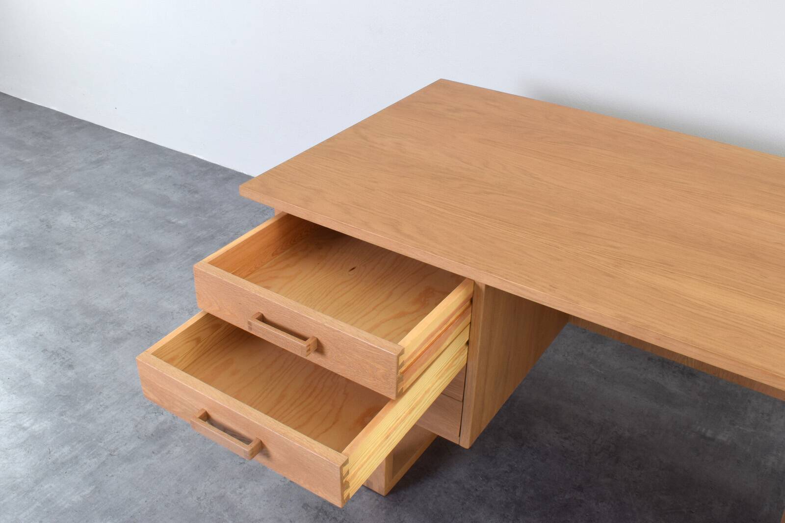Mid-Century Oak Freestanding Desk by Torben Valeur & Henning Jensen for Dyr