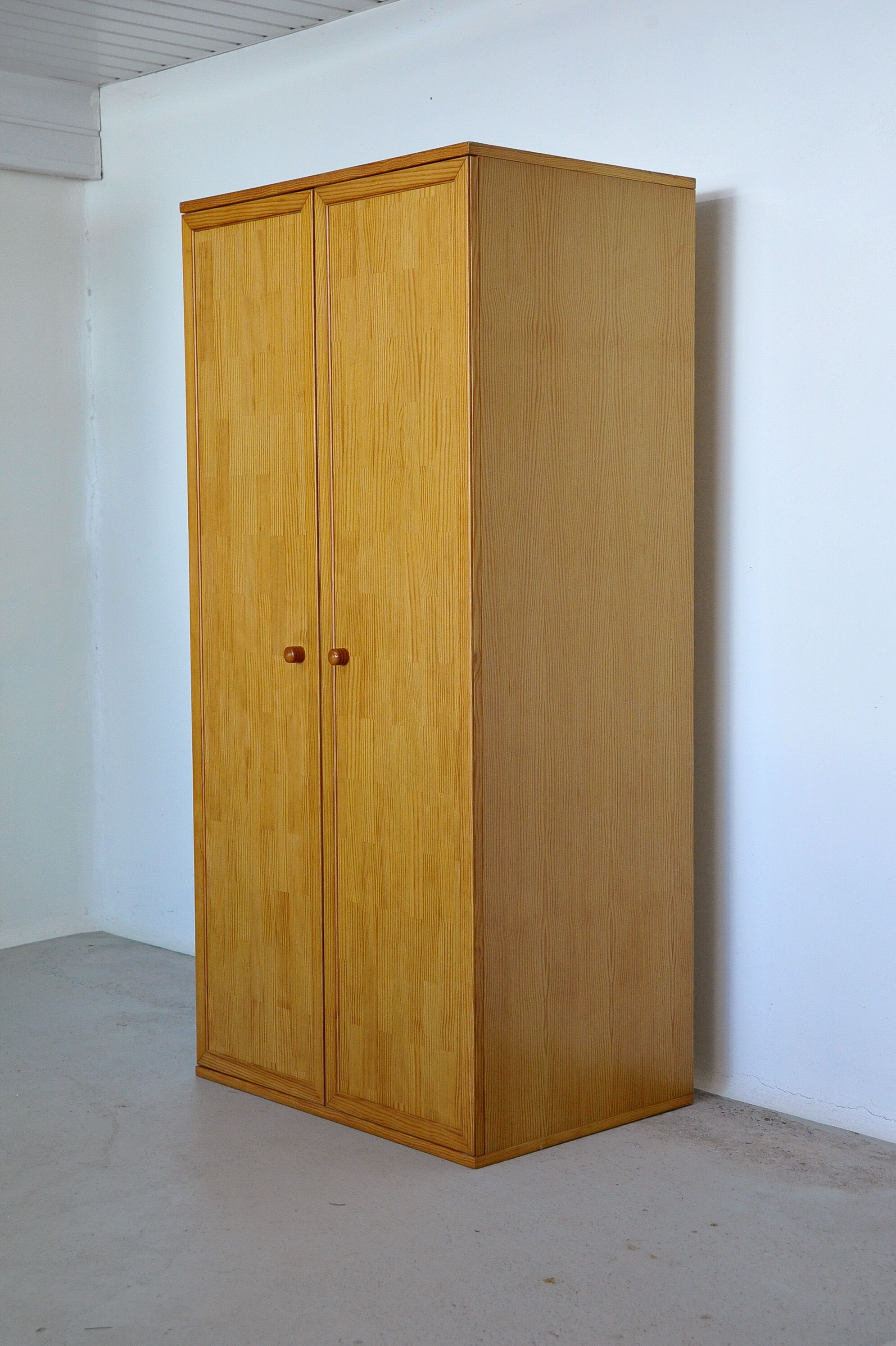 Pine closet - 1970s