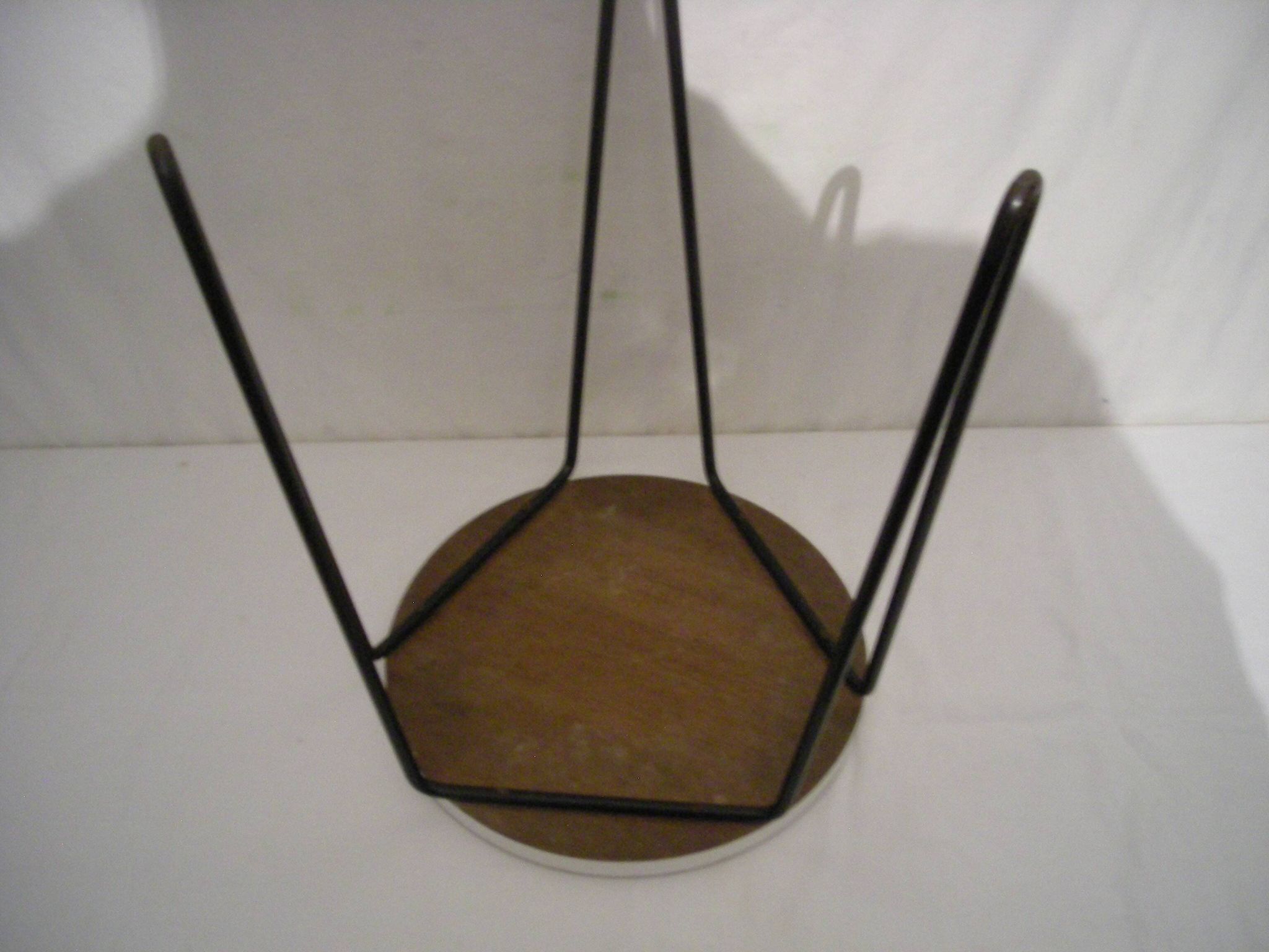 Tabouret tripode - Florence Knoll - Hairpin modèle 75 des années 50