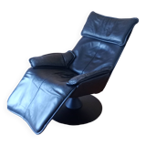 Armchair by designer Hjellegjerde. Contura Zero Gravity model for Modi.
