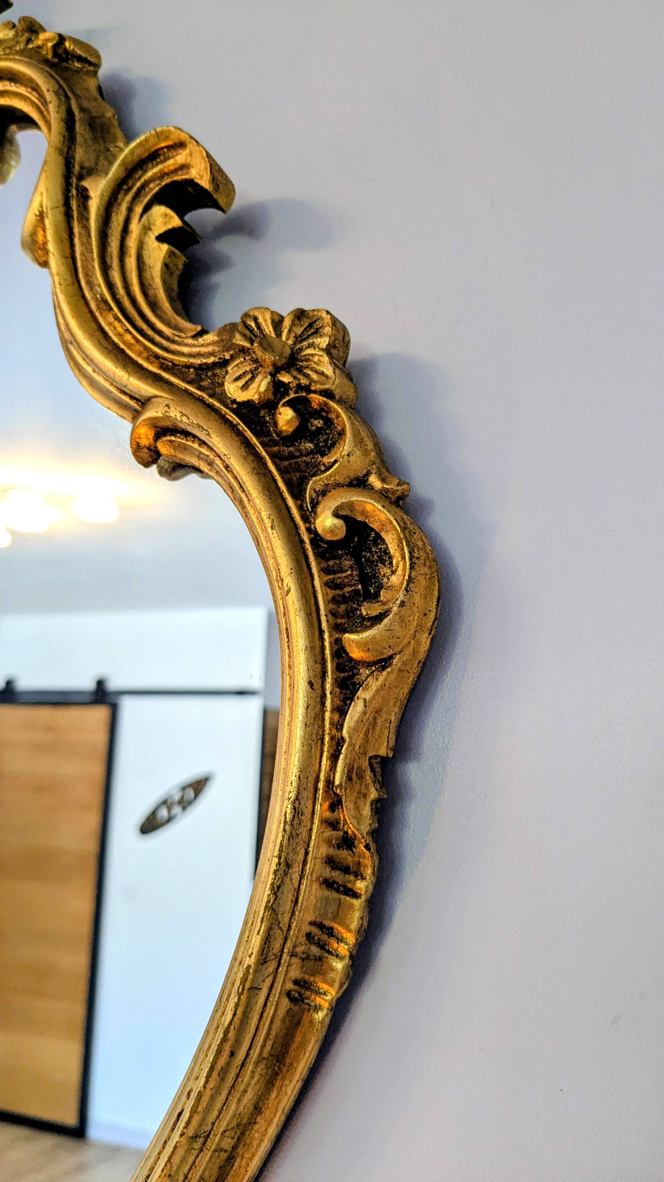 Miroir baroque doré ancien — courbes élégantes, esprit château 69 X 43 cm