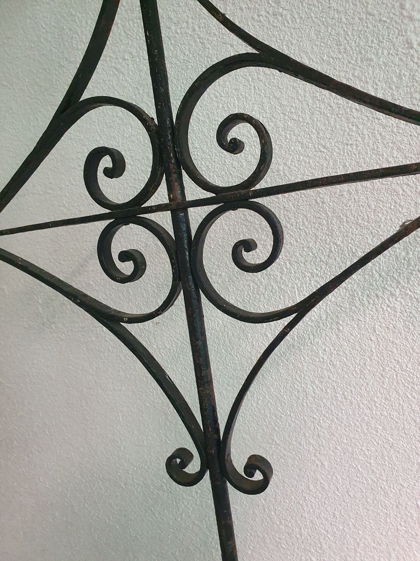 Antique church candlestick in wrought iron – 19th century