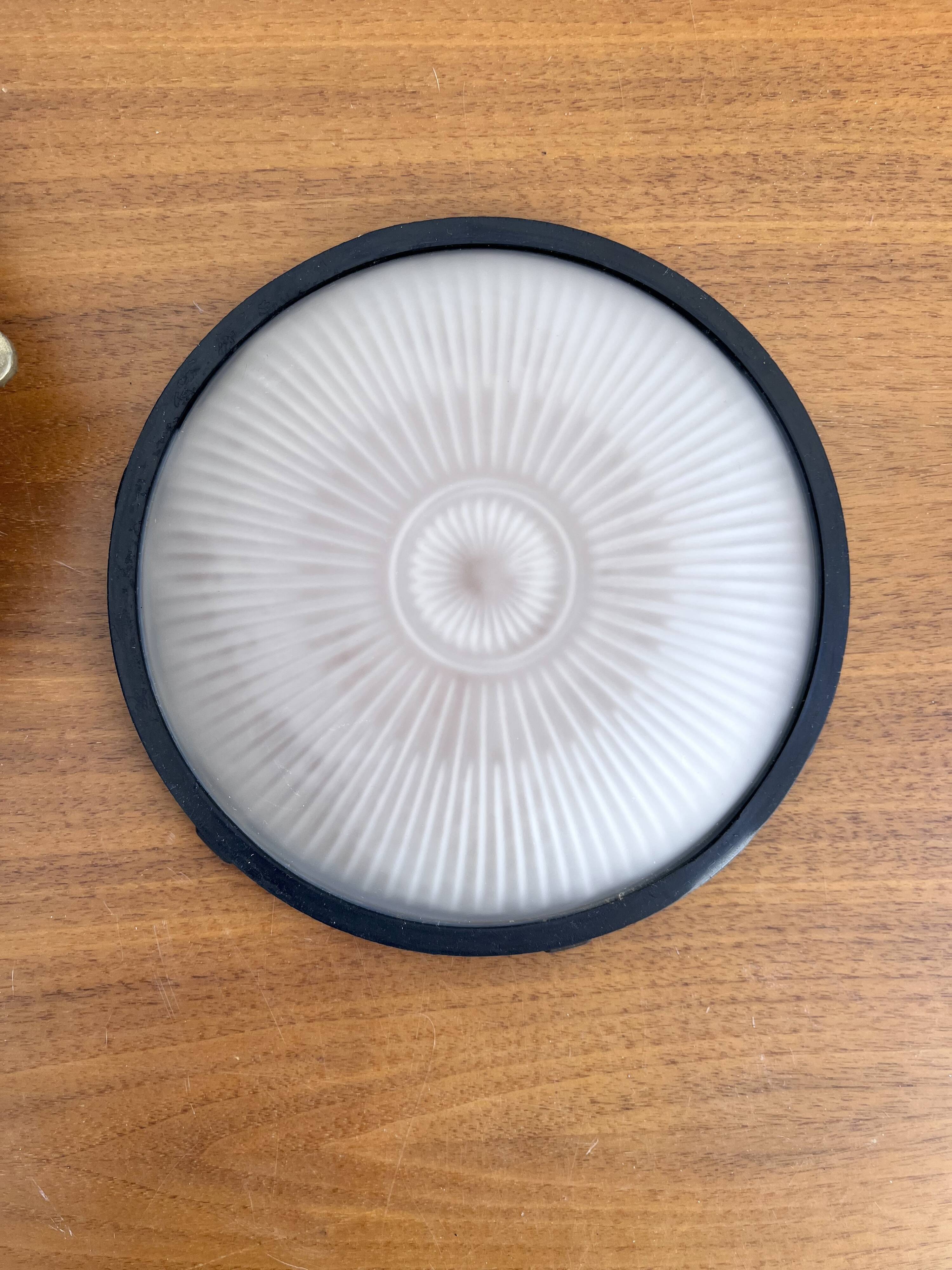 Marine decorative wall light in solid brass