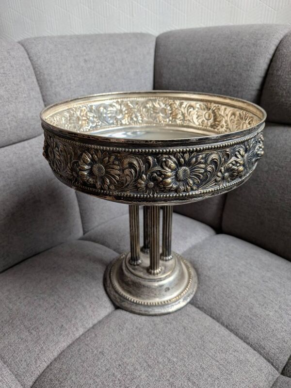 Centre de table, corbeille à fruits, service à caviar style Louis XVI
