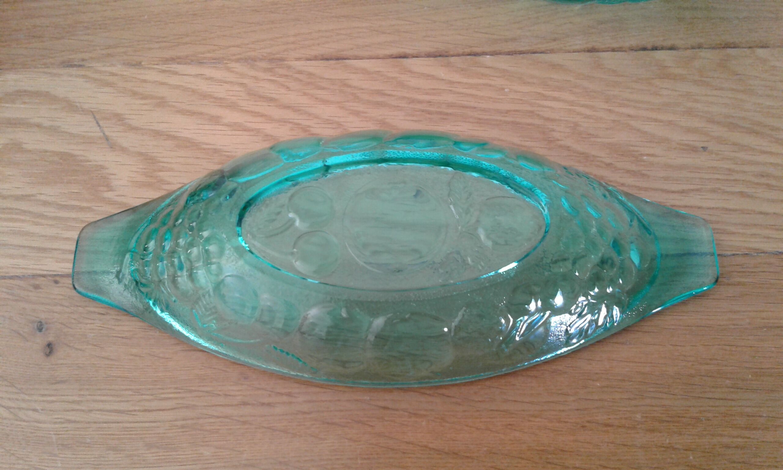 2 Glass raviers. vintage