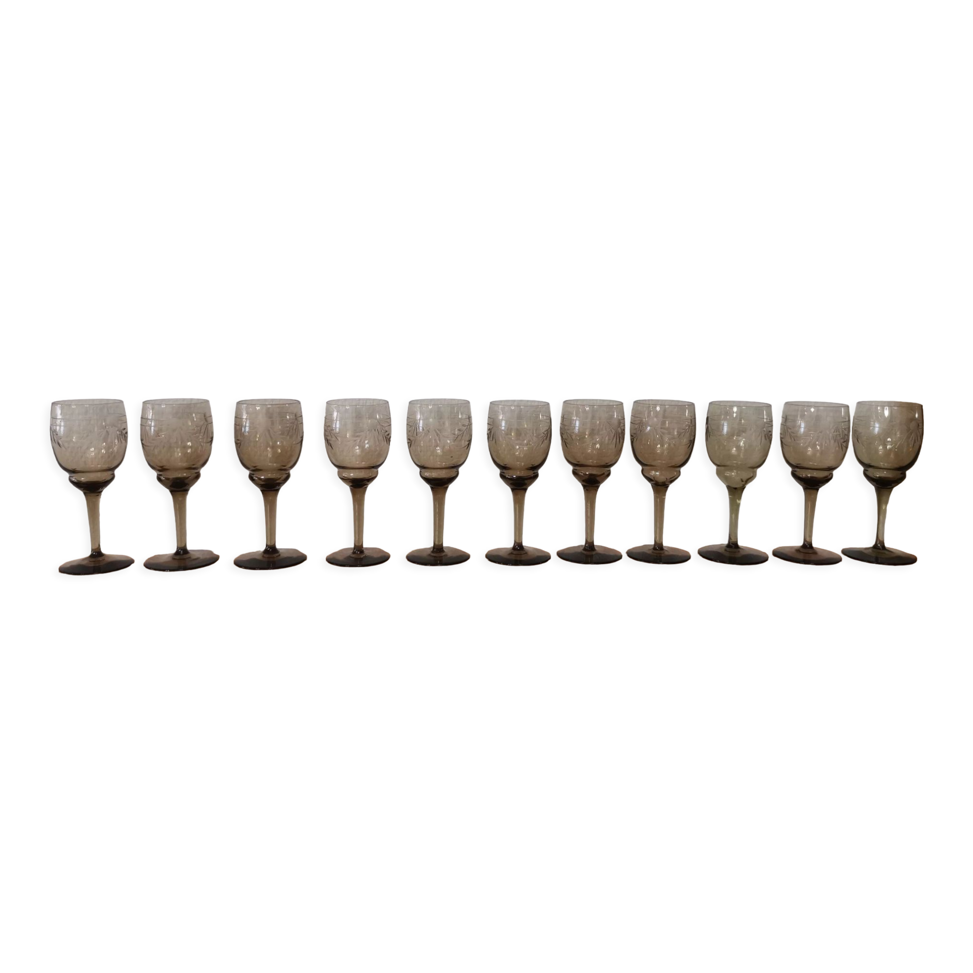Set of 11 glasses with chiseled vintage 60s transparent brown