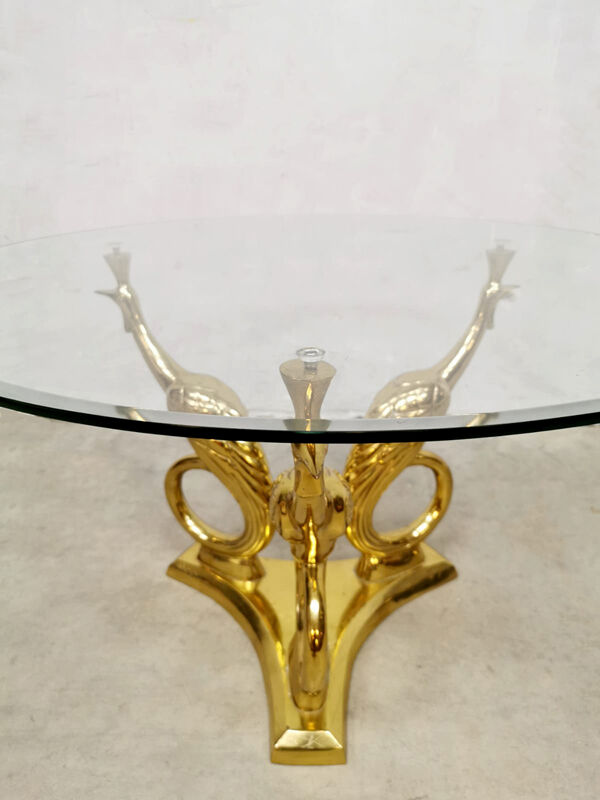 table basse en laiton de conception du milieu du siècle 'Trio de paons dorés'