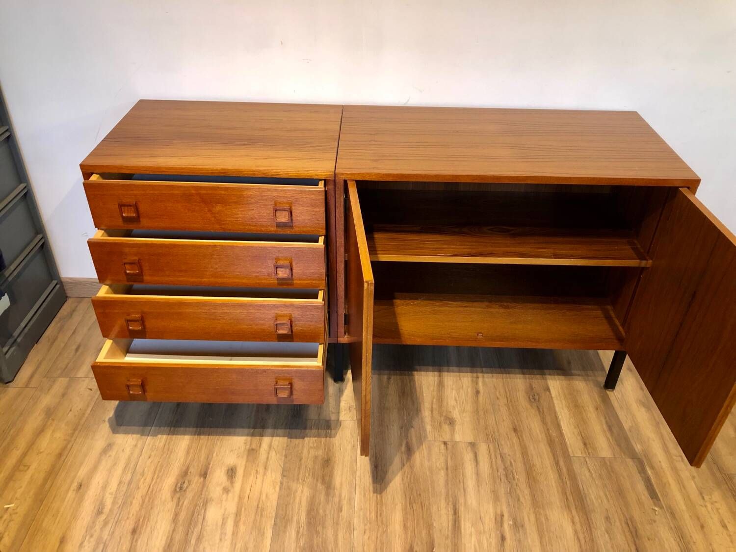 Teak enfilade