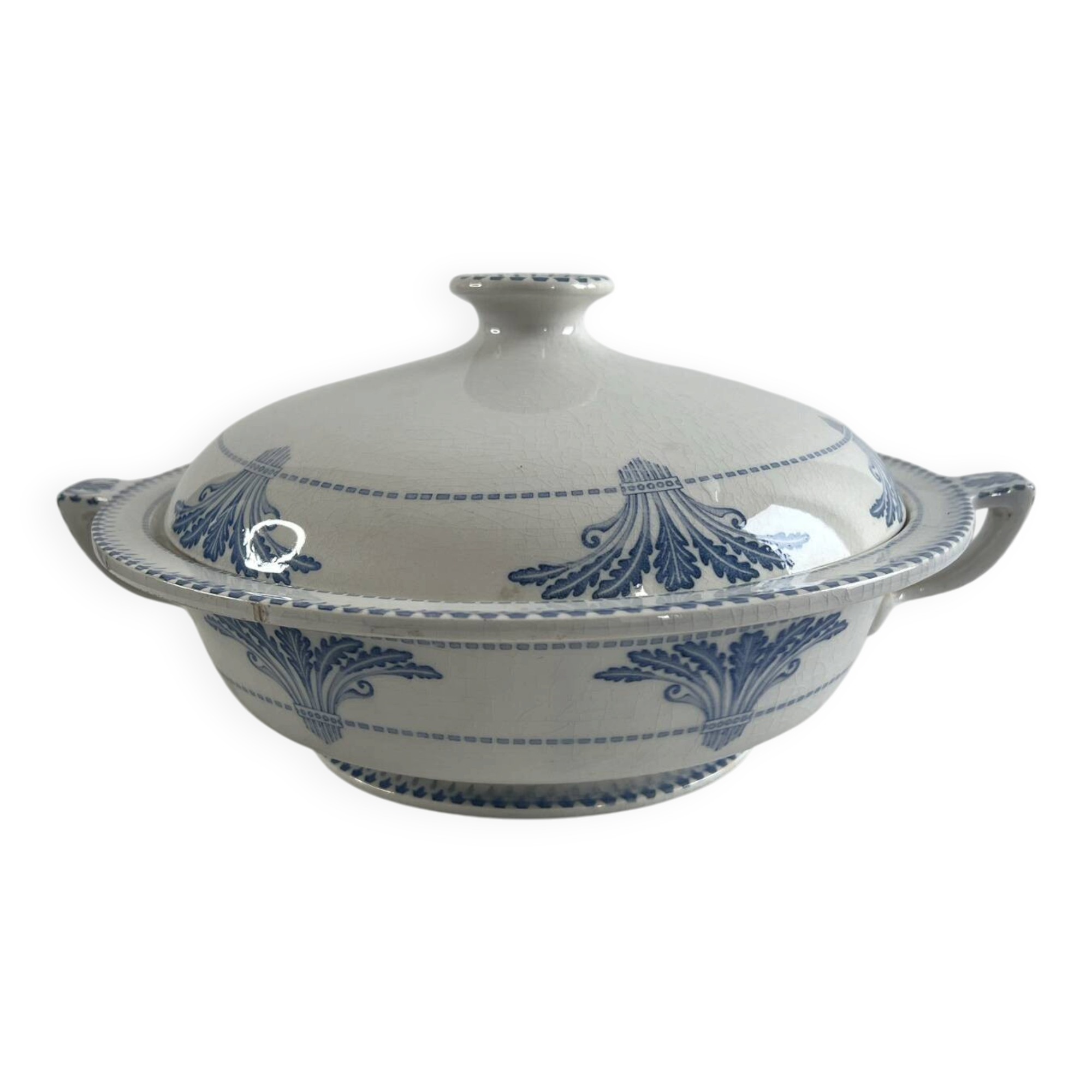 Soup tureen in earthenware Creil and Montereau Labrador pattern