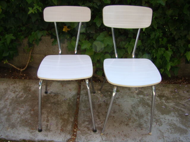 Pair of veined fomica chairs 60