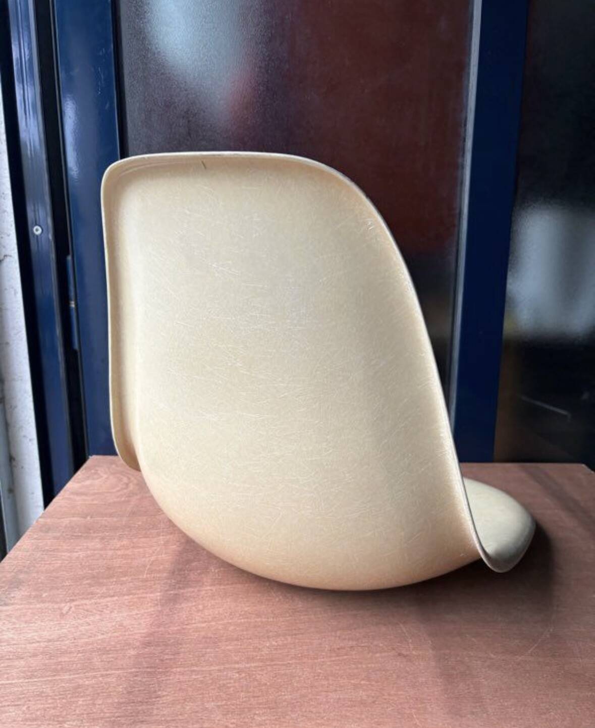 Coque fibre de verre chaise Eames Herman Miller