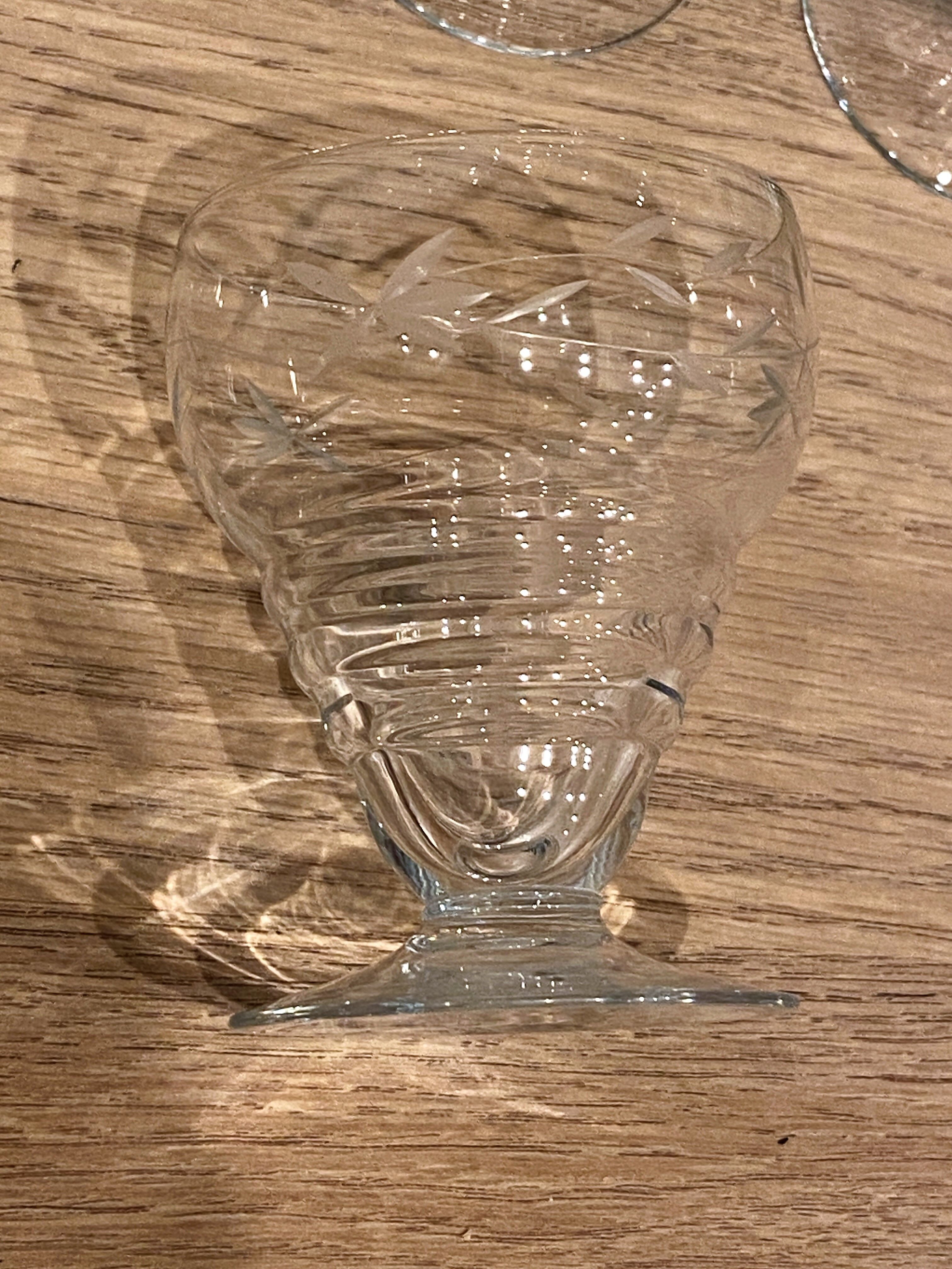 Set of 6 engraved wine glasses