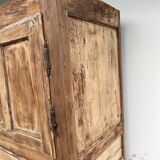 Armoire rustique et vintage bois brut style wabi sabi