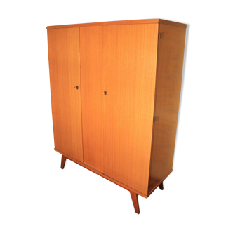 Armoire vintage