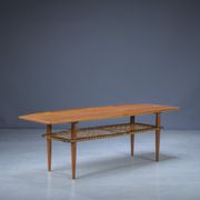 Table basse mid-century en teck et rotin