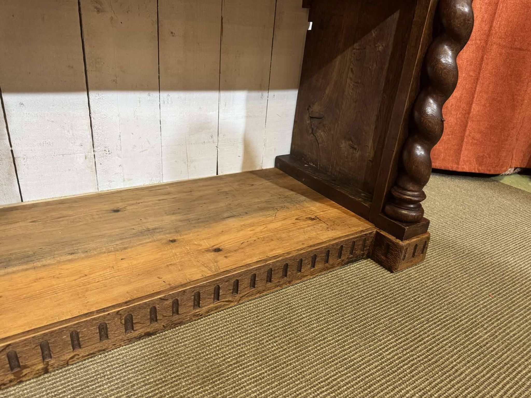 Bibliothèque de boiserie en chêne et sapin début XXème