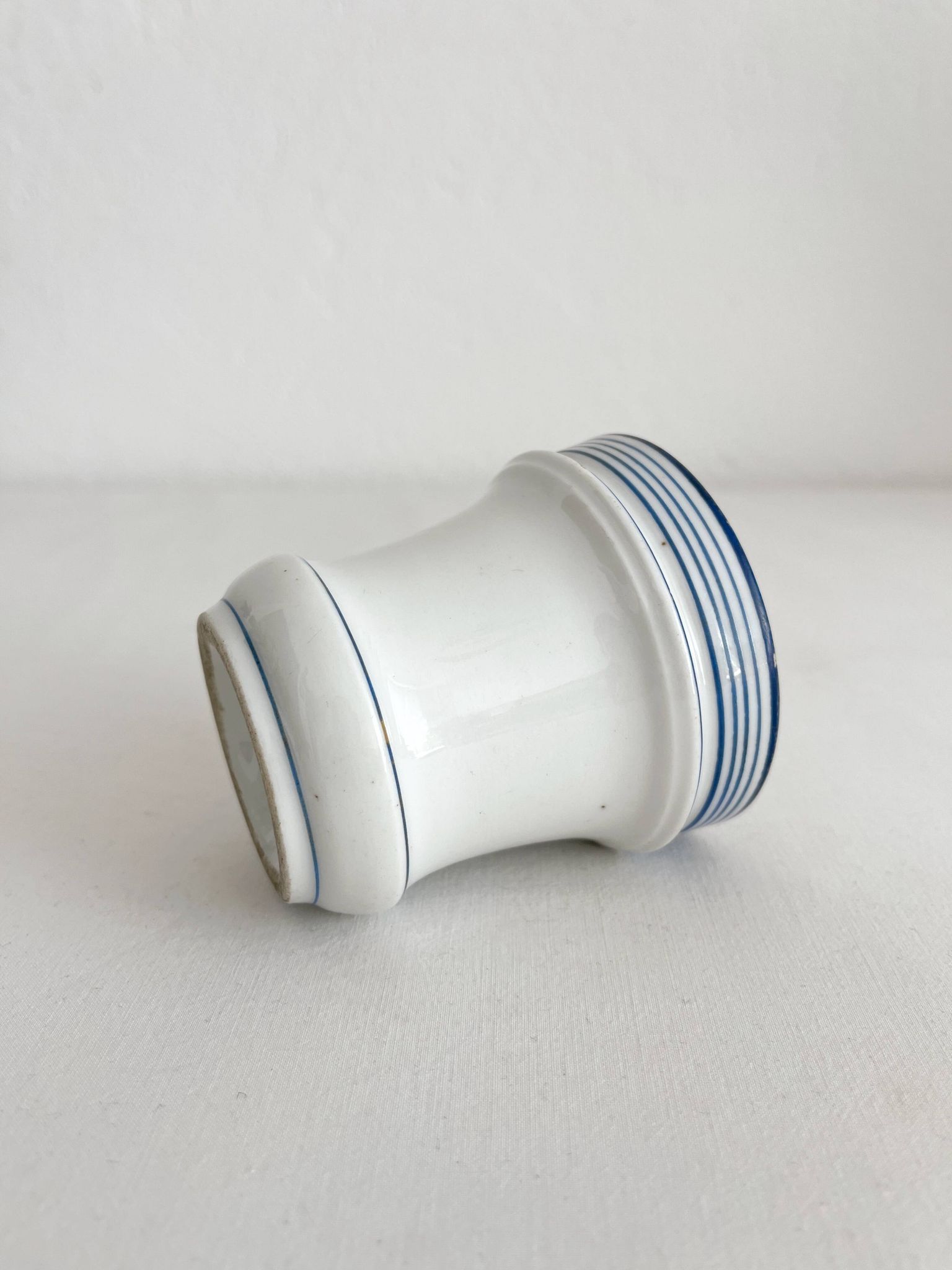 Tasse brulot ancienne en porcelaine liserés bleus 19eme siècle