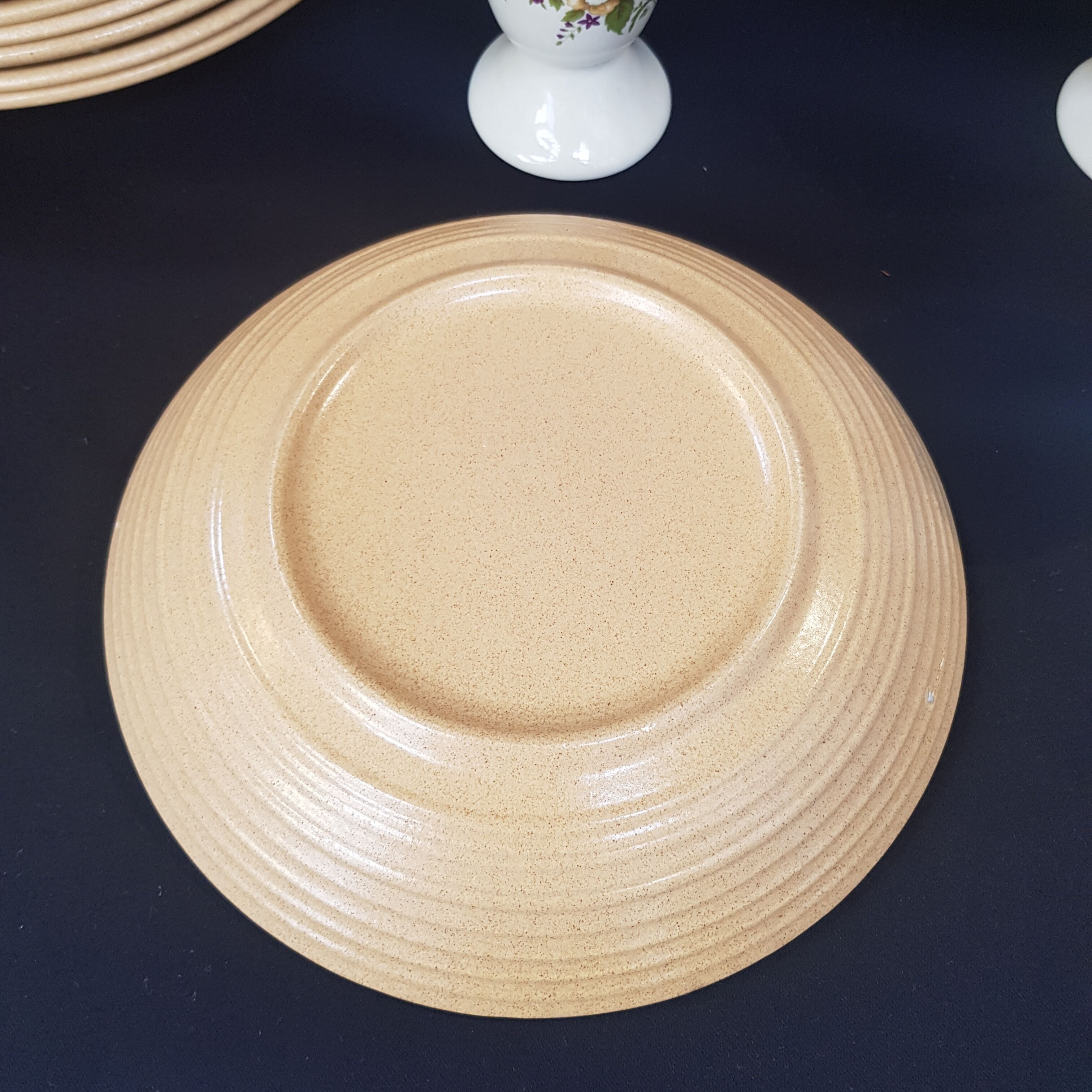 Set of 10 hollow stoneware plates