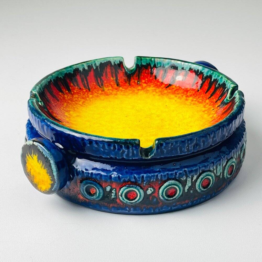 Relief Series Saturn ashtray in ceramic attributed to Dümler & Breiden, West Germany, 1970s.