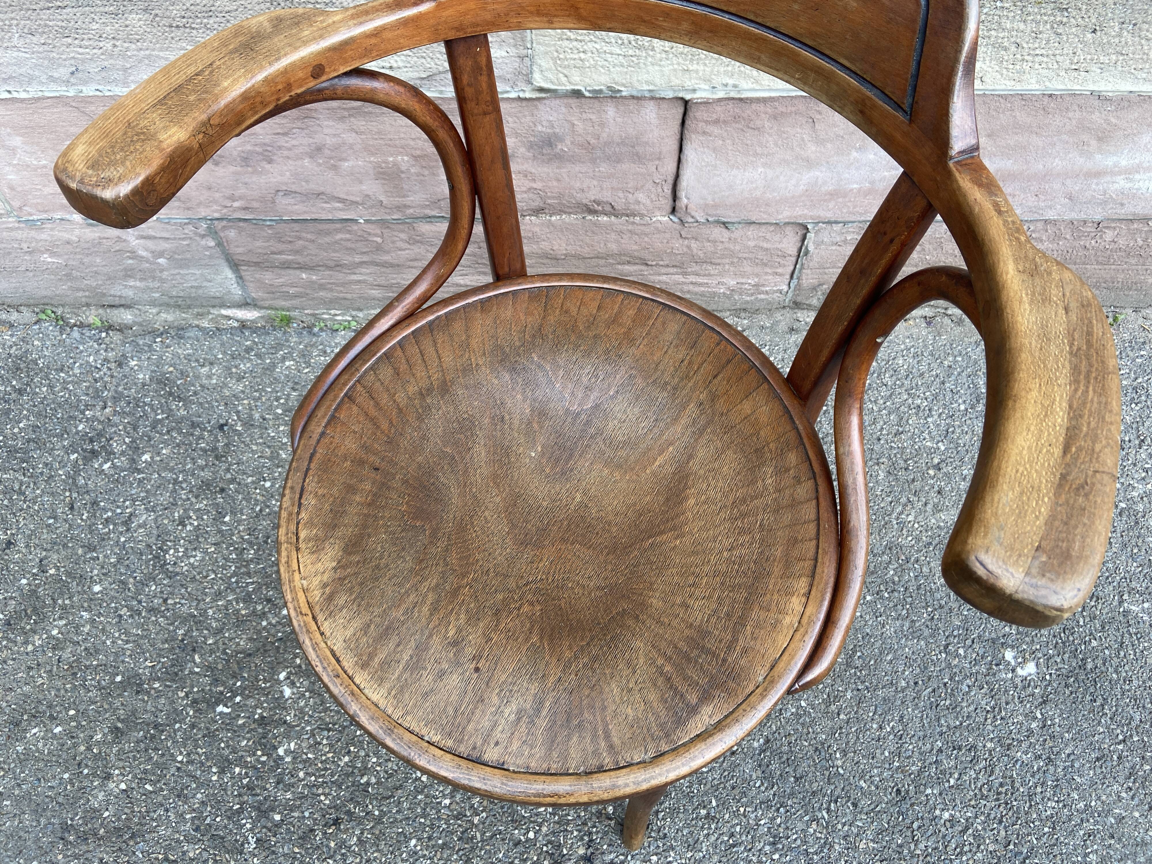 Office chair 1910 by bois courbé j & j kohn in vienna, austria