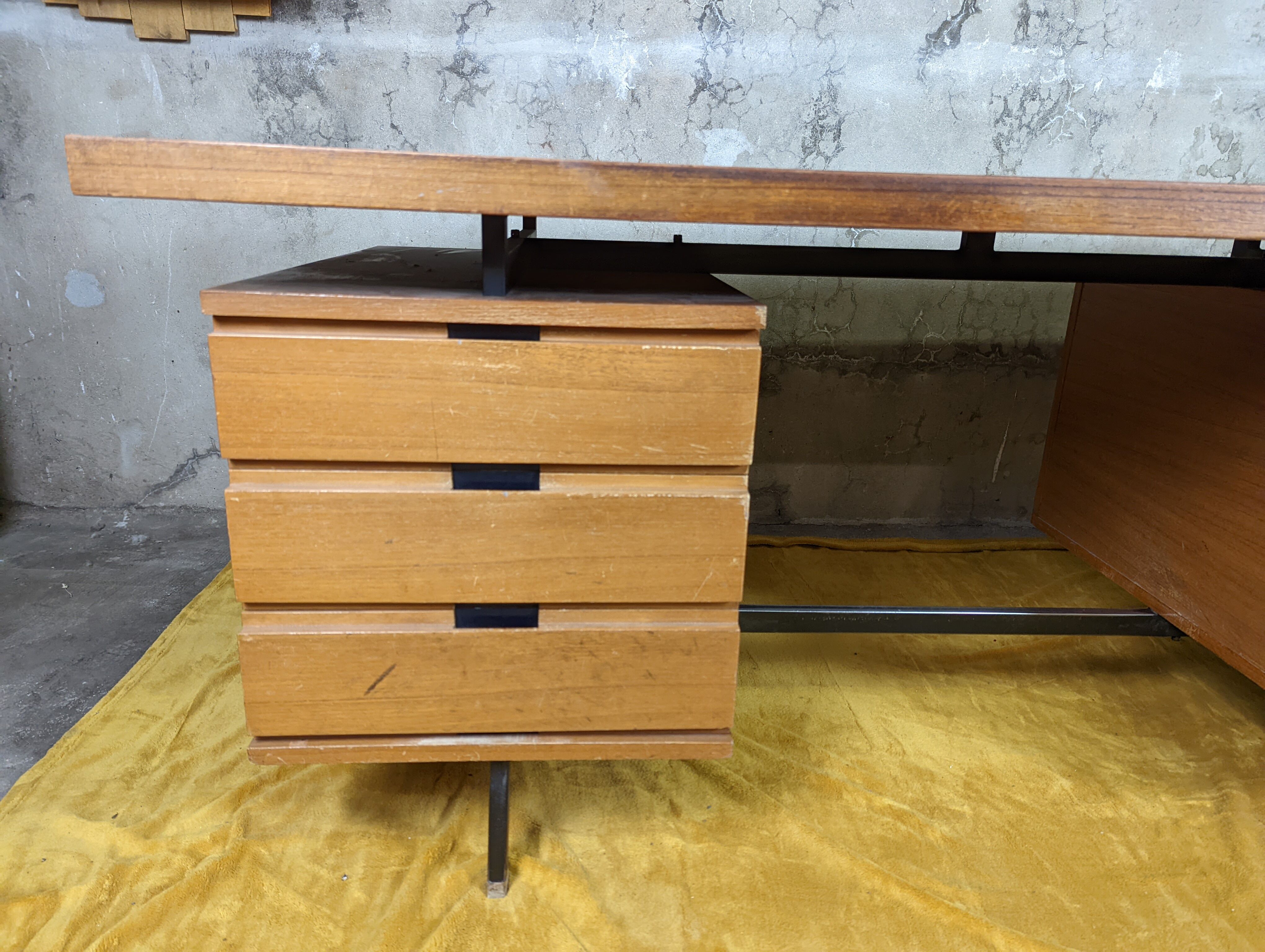 Minvielle desk in mahogany pierre guariche