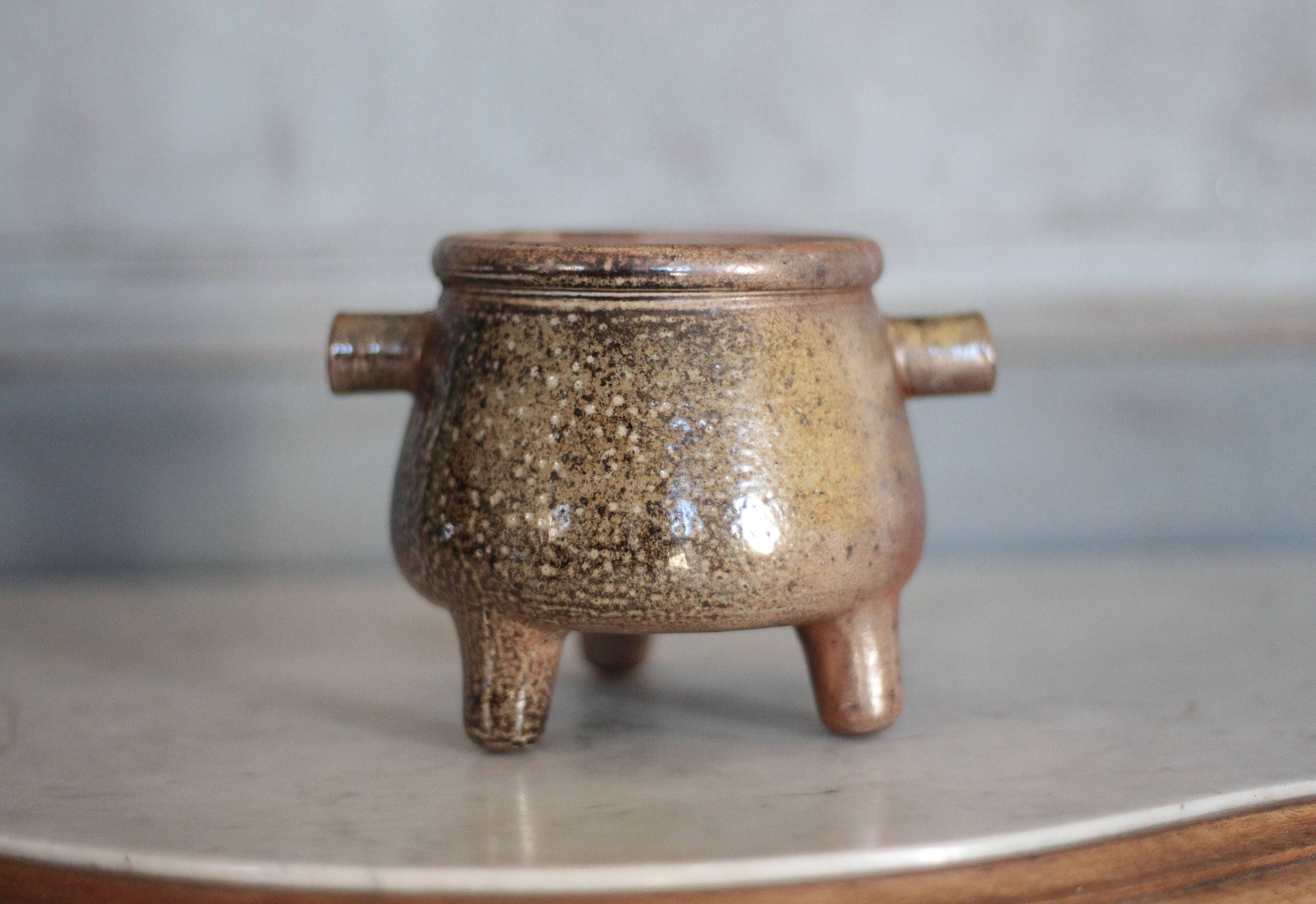 Vintage tripod stoneware pot, stoneware pan, plant pot, interior decoration