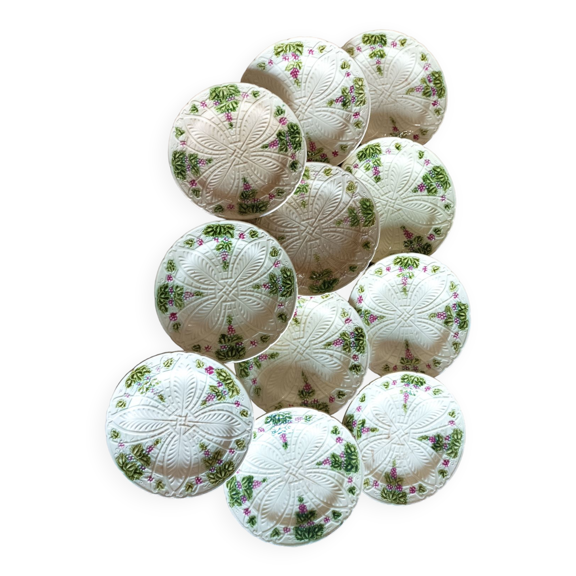 11 dessert plates in slip decorated with grapes Les salins