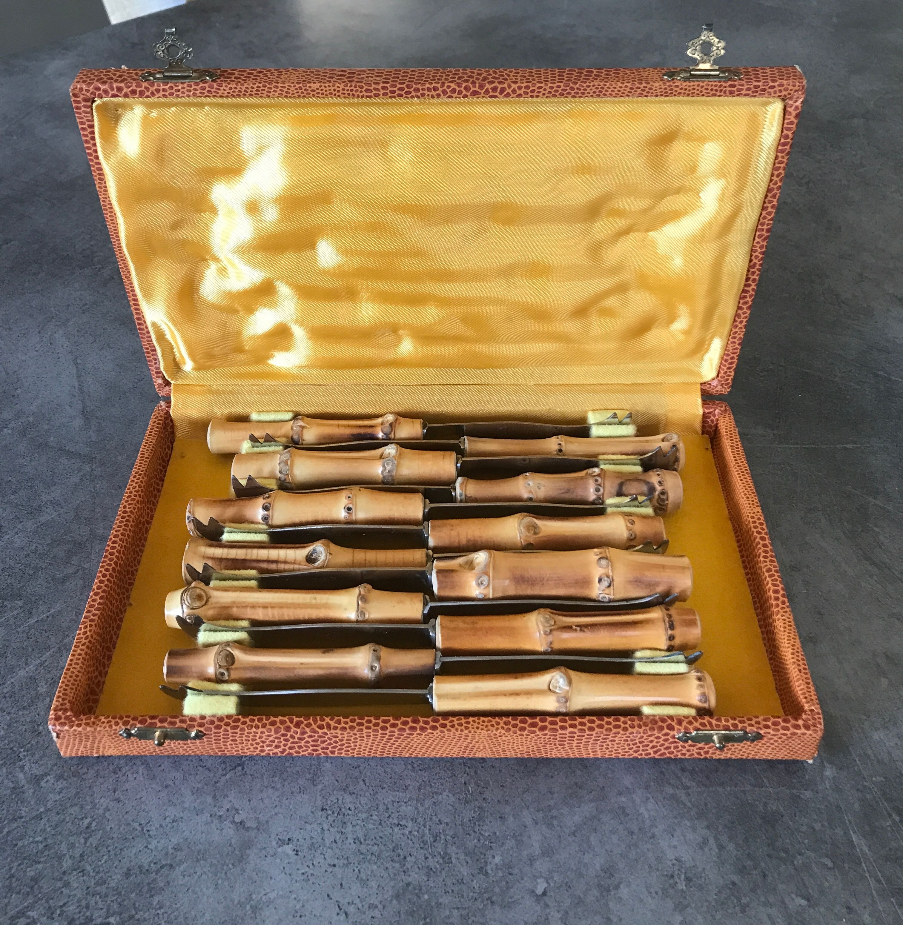 Set of 12 vintage knives bamboo handle cutlery b.j.b in their case