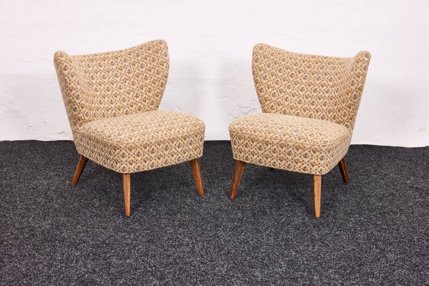 Ensemble canapé et fauteuil cocktail suédois, années 1950 – Dossier courbé