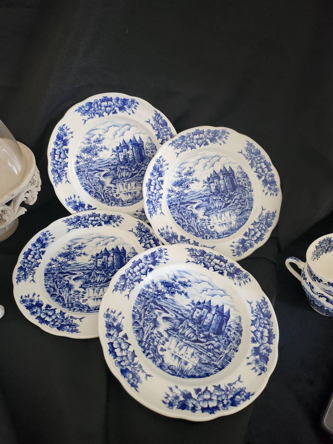 Set of 4 Pyroblan porcelain plates with vintage blue and white decor