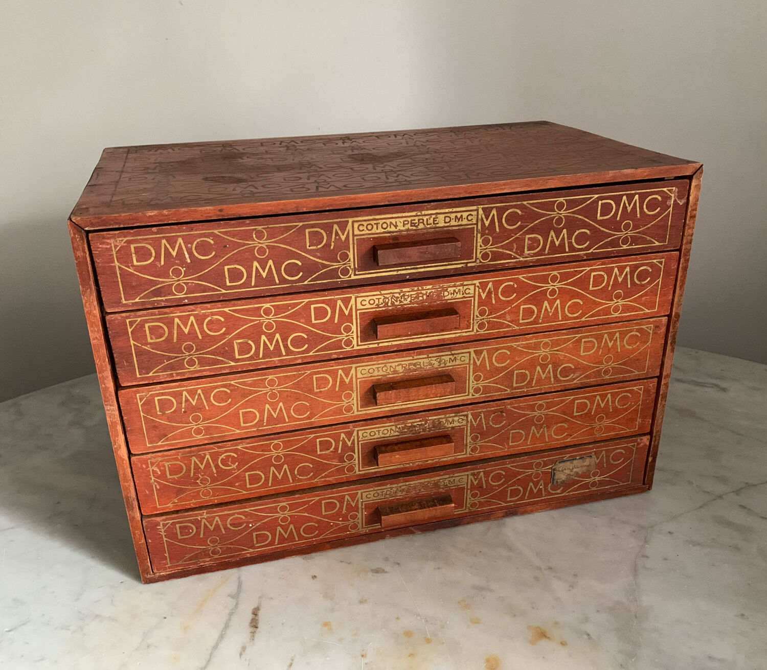 Meuble mercerie DMC