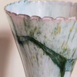 Vase sur pied en opaline et verre soufflé vintage 30 cm