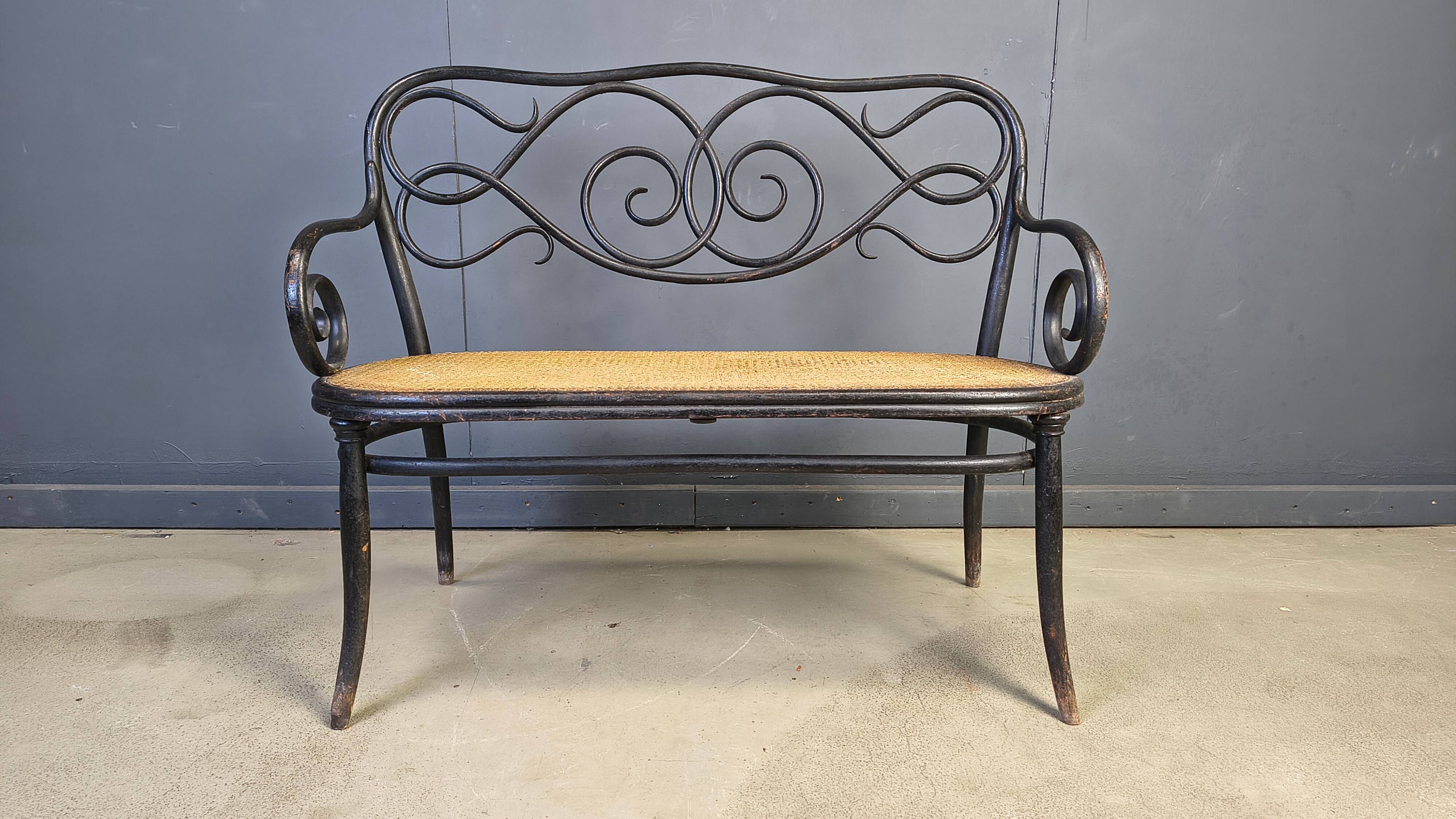 Art nouveau settee no. 2 in bent wood and cane by Thonet Brothers, Austria 1900s