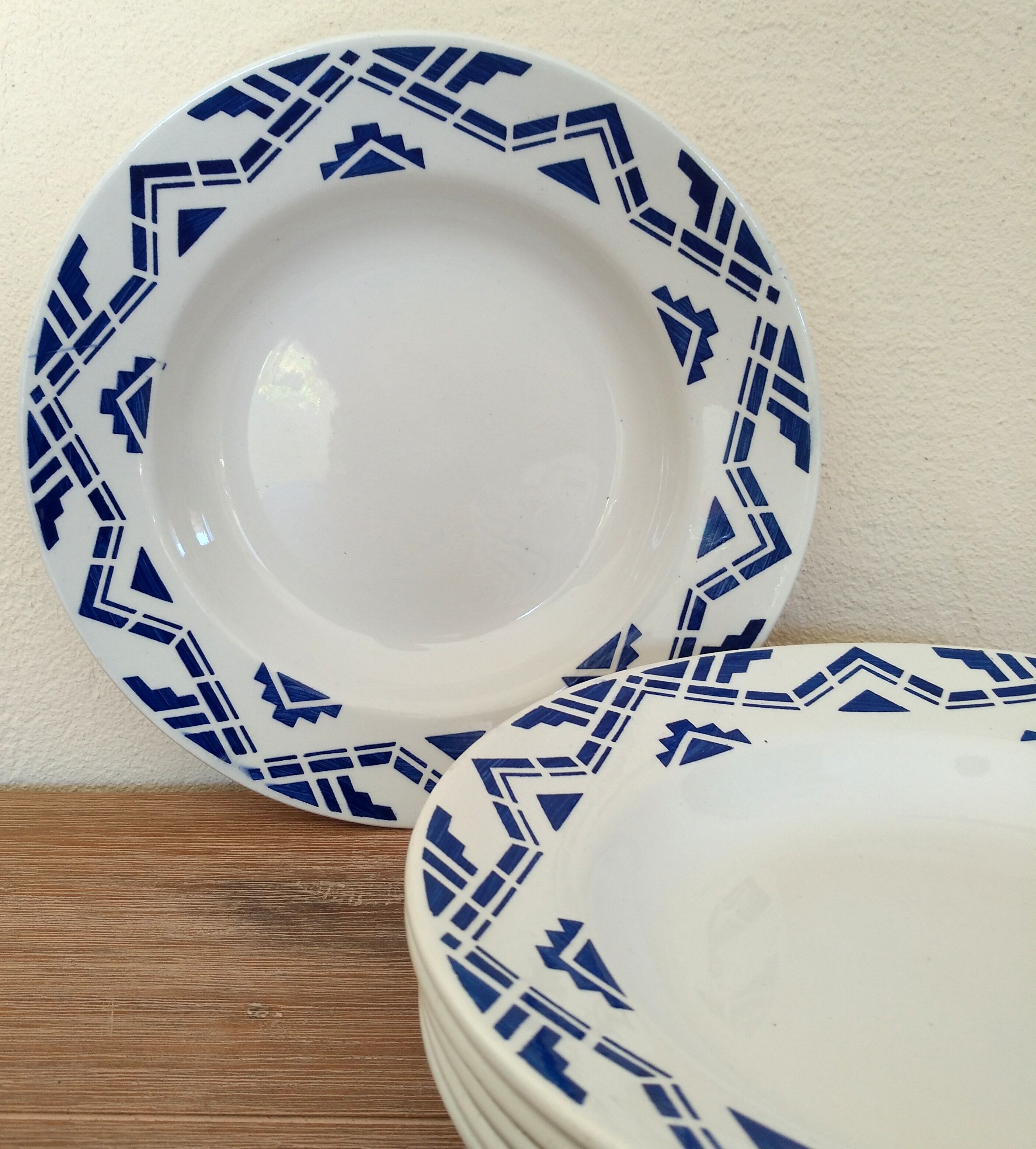 Ensemble 6 assiettes creuses Moulin des Loups motif graphique bleu