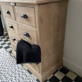 Drawer cabinet
