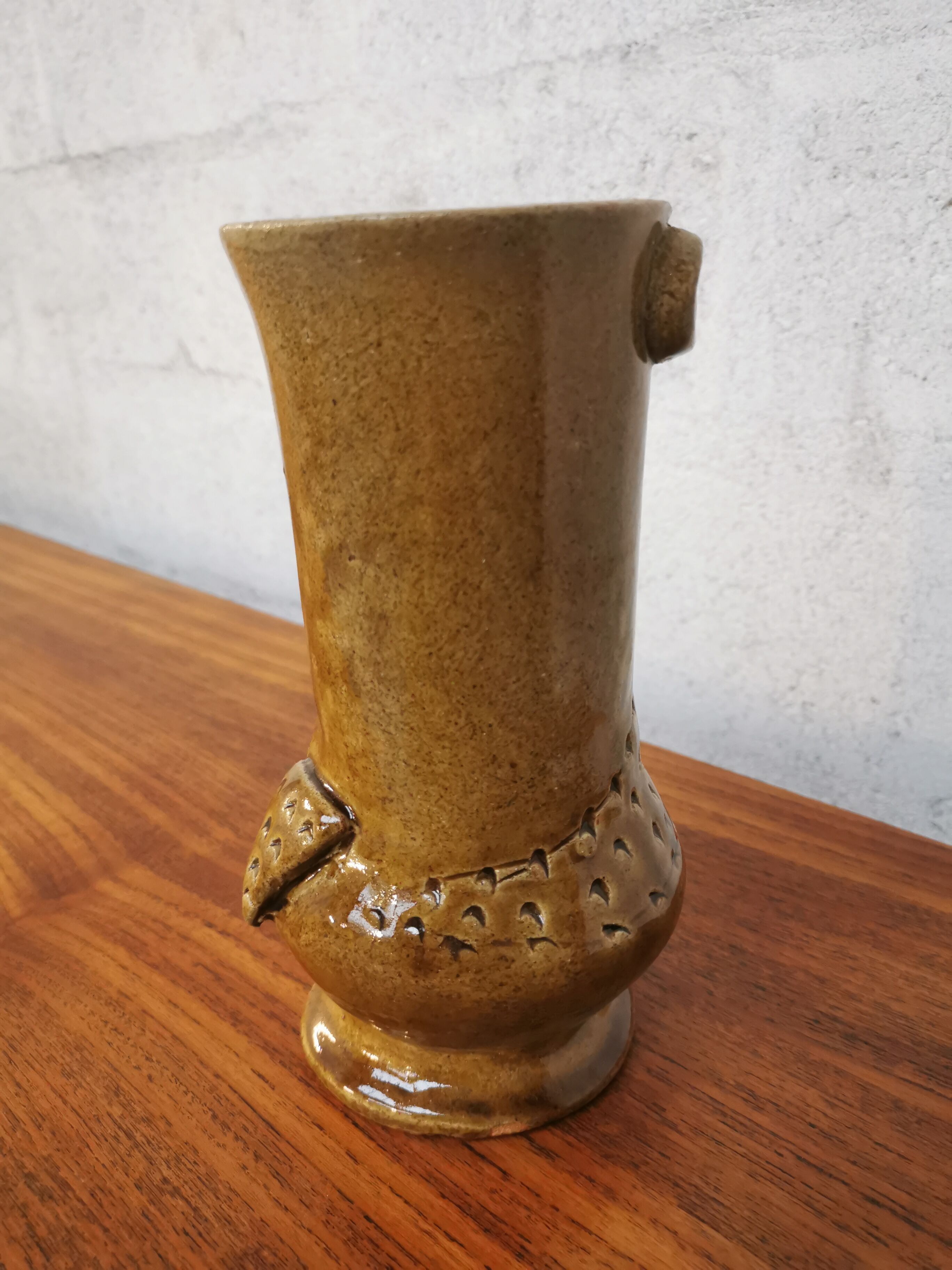 Zoomorphic 'owl' ceramic vase