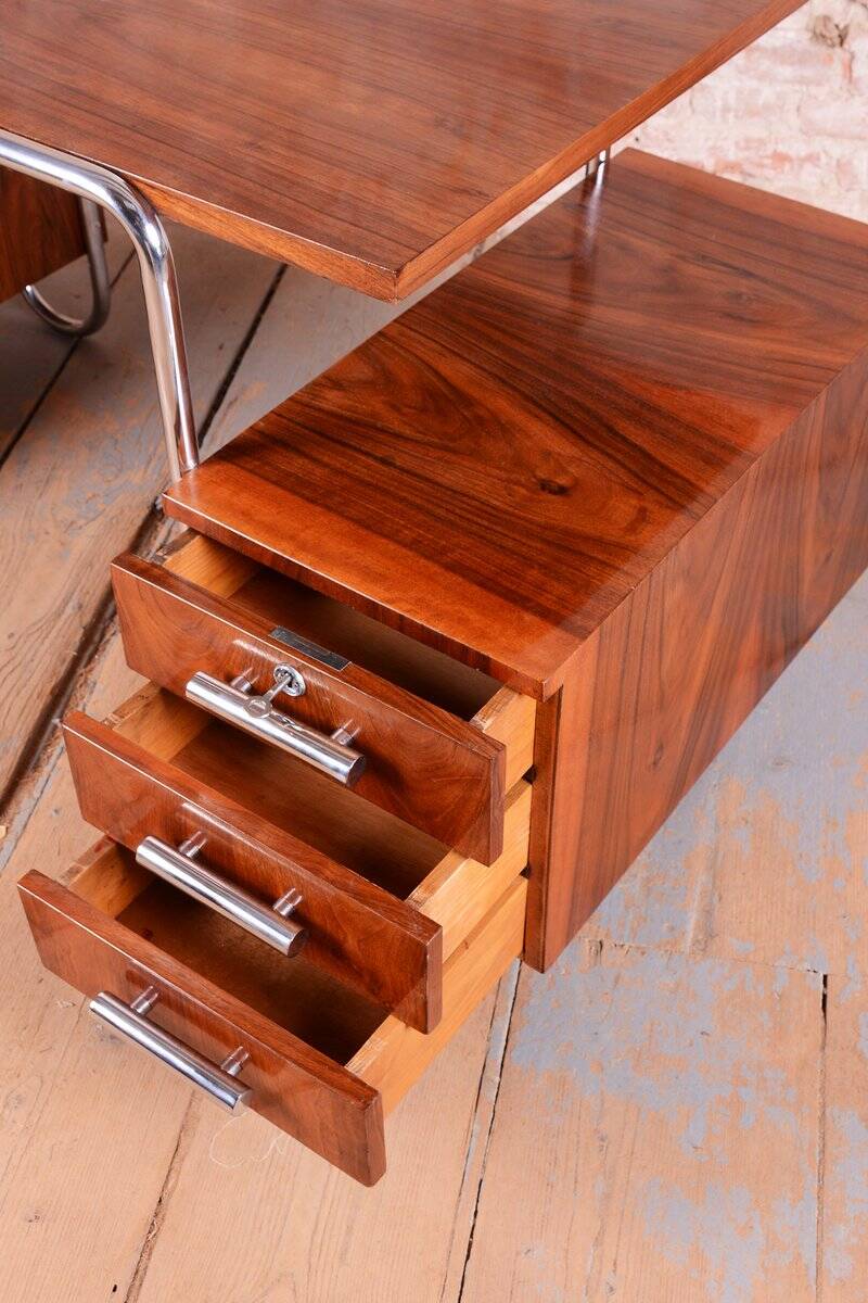 Czech Bauhaus Writing Desk in Walnut attributed to A. Lurcat for Kovona, 1920s