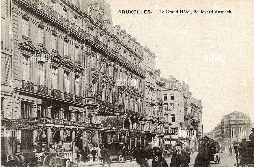 Old serving dish from the Grand Hôtel de Bruxelles