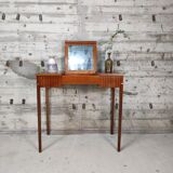 Wooden dressing table