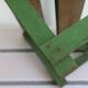 Étagère sur pieds en bois peint en vert