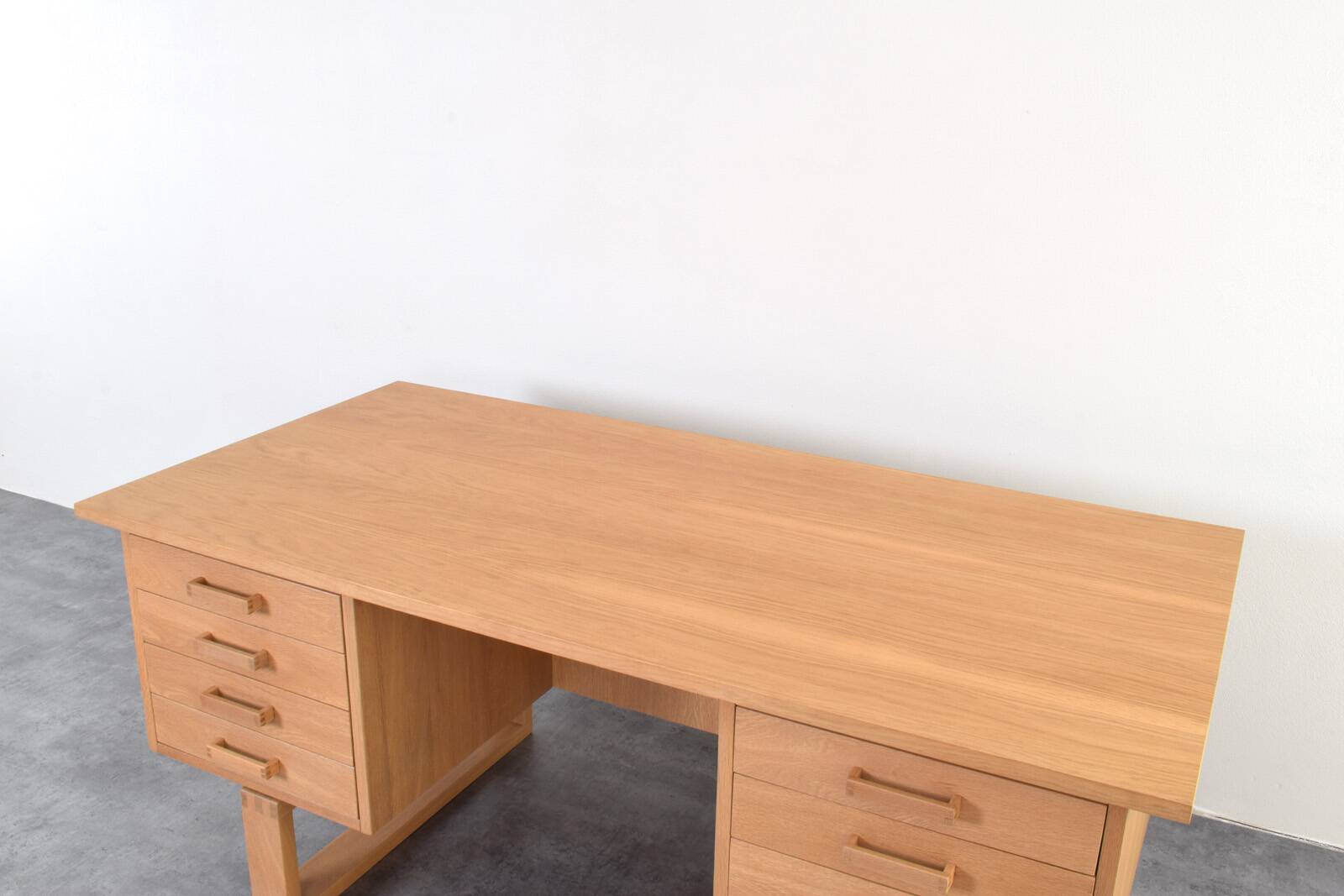 Mid-Century Oak Freestanding Desk by Torben Valeur & Henning Jensen for Dyr